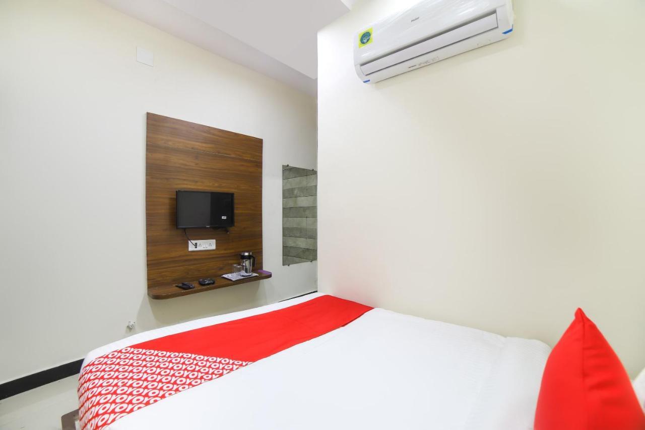 Oyo 67345 Hotel Anjani Inn Naroda Luaran gambar