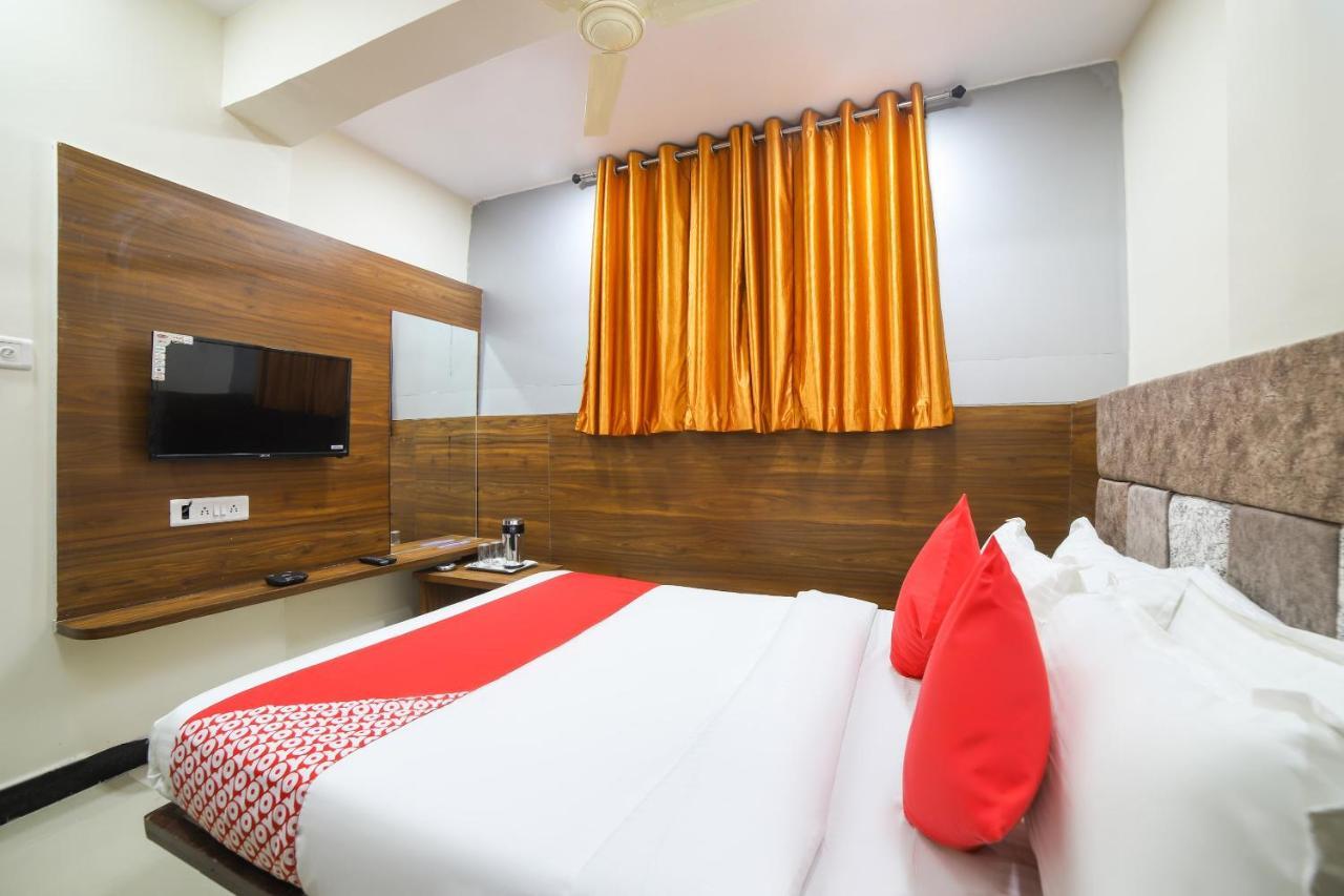 Oyo 67345 Hotel Anjani Inn Naroda Luaran gambar